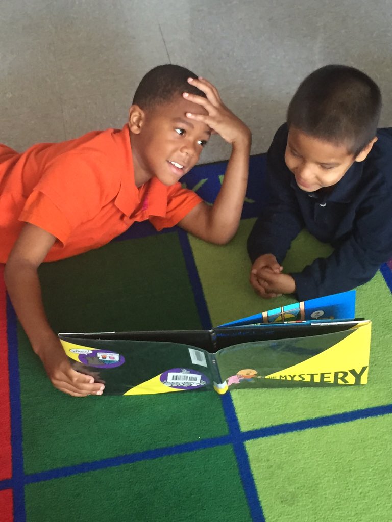TayloratWhitman's tweet photo. Buddy reading between kinder and 3rd grade makes my 💙 happy! #SuccessTPS #reading #BabyHornetLove https://t.co/EYru0d2C4c