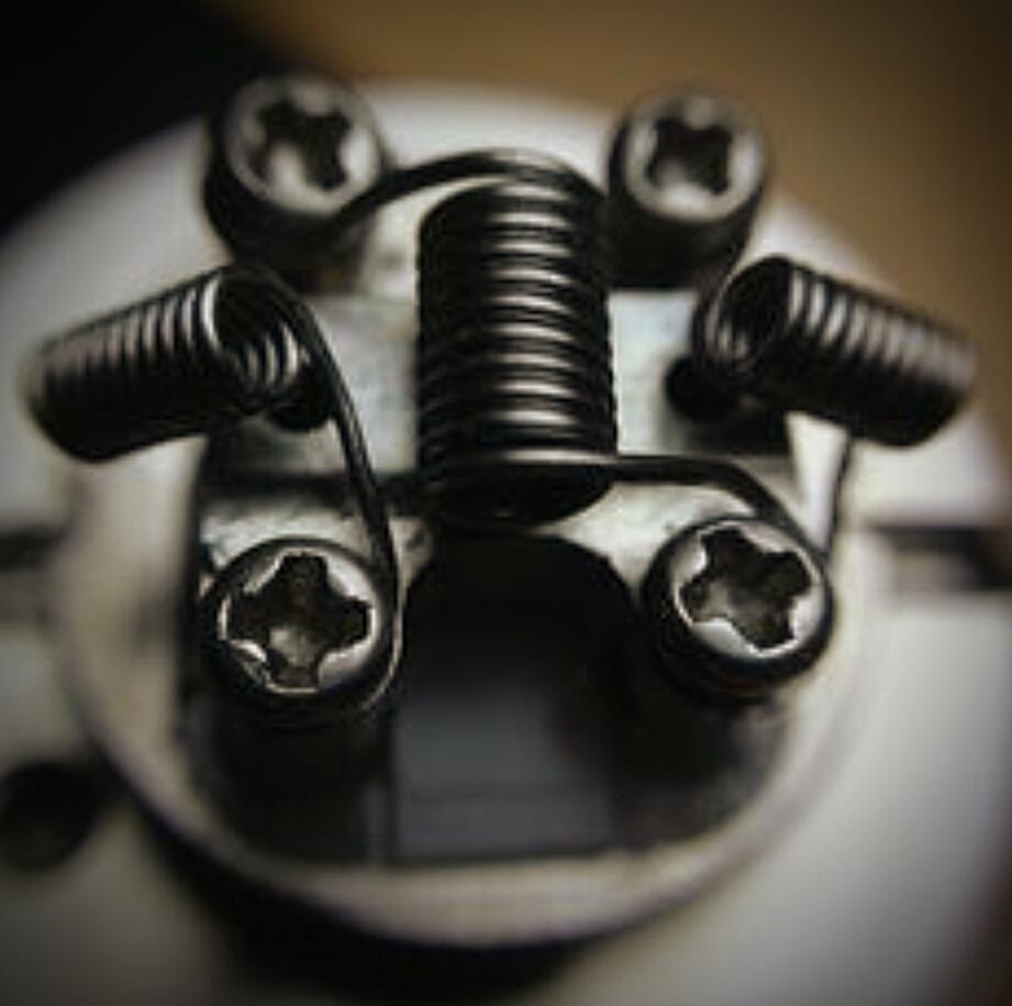 epic_vape's tweet photo. Coil building #vaping #vape https://t.co/VvjOcWg0mk
