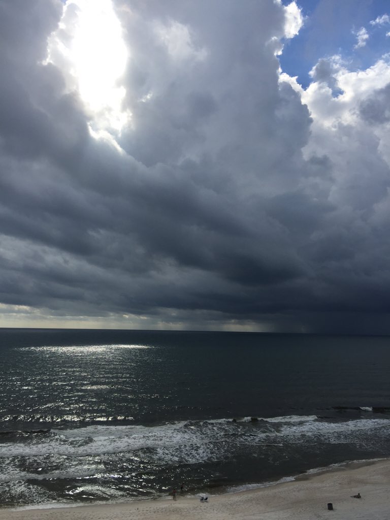 LisaOBowring's tweet photo. Storms rolling in at PCB @spann https://t.co/LvlGoUAreU