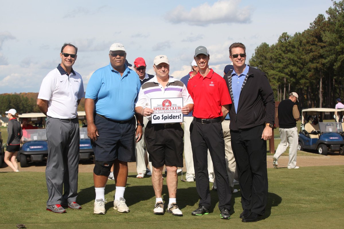 SpiderAthFund's tweet photo. Thanks to all our golfers @CoachShaferUR &amp; @RichmondBball HC Chris Mooney for their support! #SCInvitational https://t.co/Zi9nAsXgsr