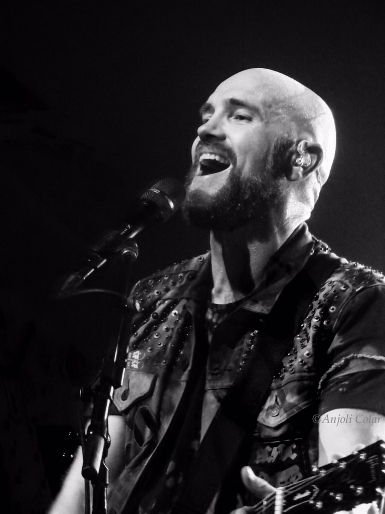 Happy Birthday to this beautiful bald boy: Mark Sheehan! 