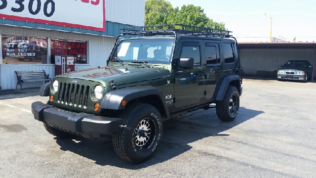 BIGJOHNSONJEEP's tweet photo. Looking for a hunting vehicle? Check out this 2008 #JeepWrangler Unlimited X 4x4 4dr SUV @CarguyCJ #UsedCaroftheDay https://t.co/TeQOQPAs8Z