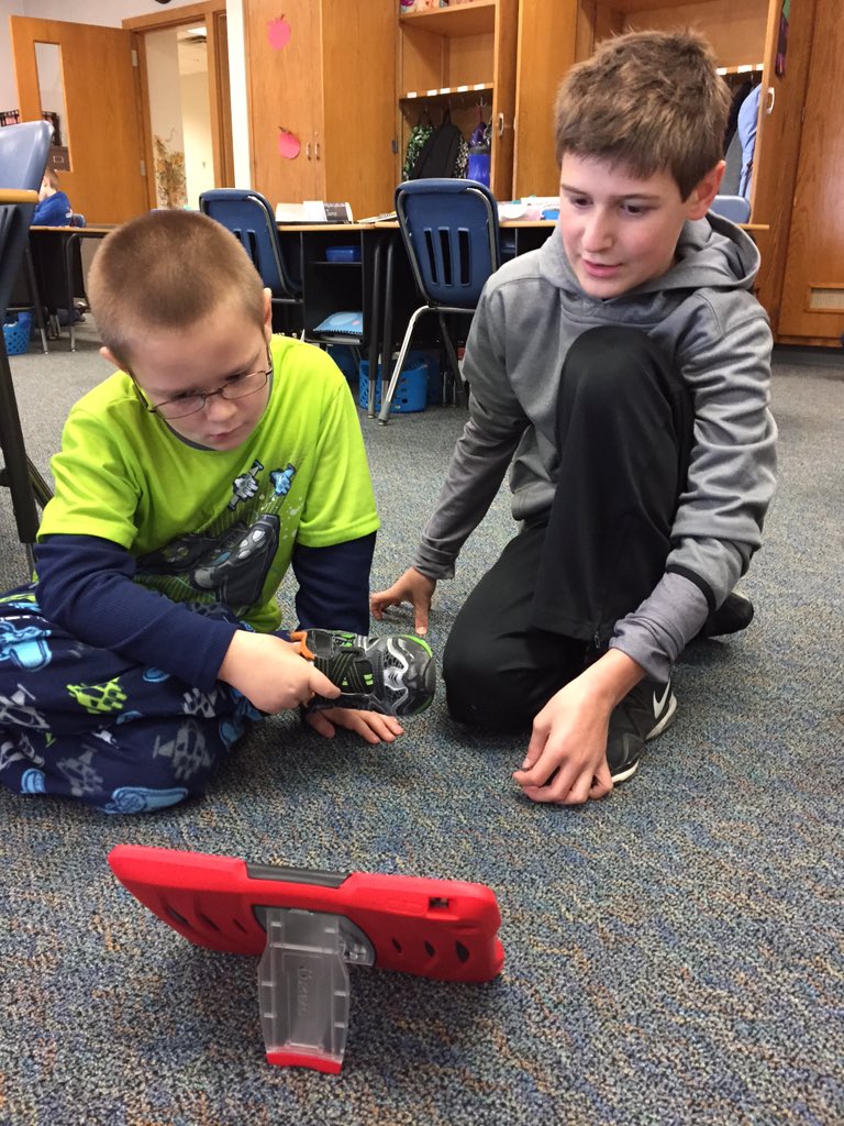 LeitnerChelsea's tweet photo. Reading to the second graders! #BHMSDRocks https://t.co/0zWrrFkFcp