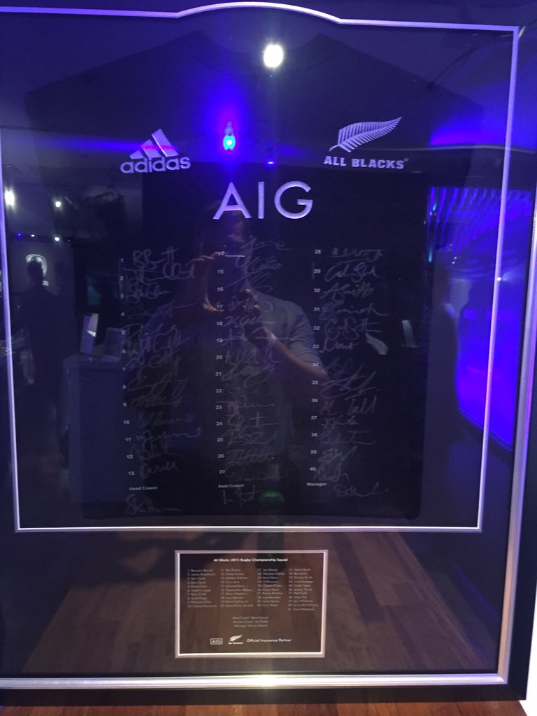 PlinstonC's tweet photo. I want! @MartinBayfield #AIGRUGBYPARTY https://t.co/r01sHuJCey