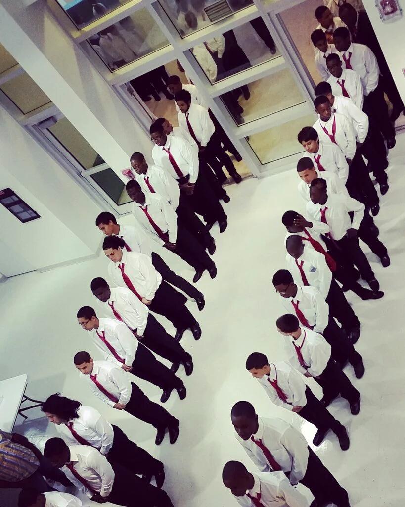 RocketsCentral's tweet photo. #ToBeInRocketCentral
Young men #5000RoleModels
Entering the auditorium for the Tie Tying Ceremony. #LoveLearningHere https://t.co/L4zCBXSxib