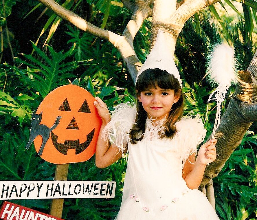 VictoriaJustice's tweet image. #TBT Little me in '98. 🎃