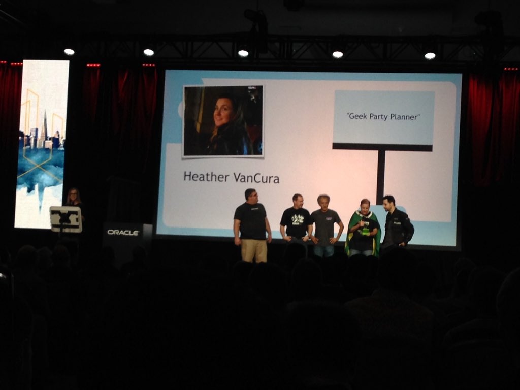 ameliaeiras's tweet image. #JavaOne2015 girly 👠 power 💪🏼 &amp;amp; @jcp_org 💞
