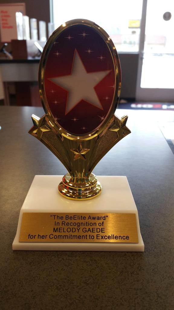 melody_gaede's tweet photo. My award from work! @BeMobileVerizon @wedammikayla thank you BeMobile! https://t.co/vUc3v73btR