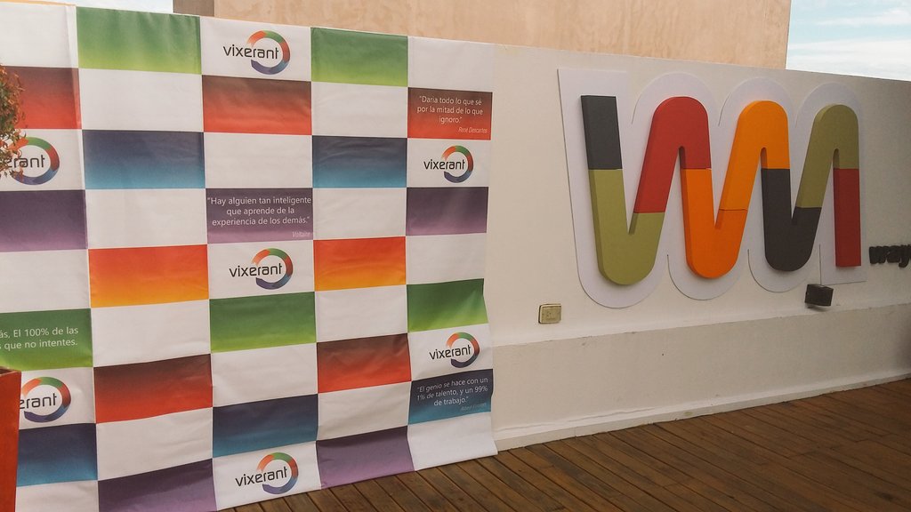 lean_motion's tweet photo. Sale el sol !! Empiezan los preparativos para el #LSMBA en @WayraAr.
3 dias para desafiar tus ideas. https://t.co/iLQB4qzK4b