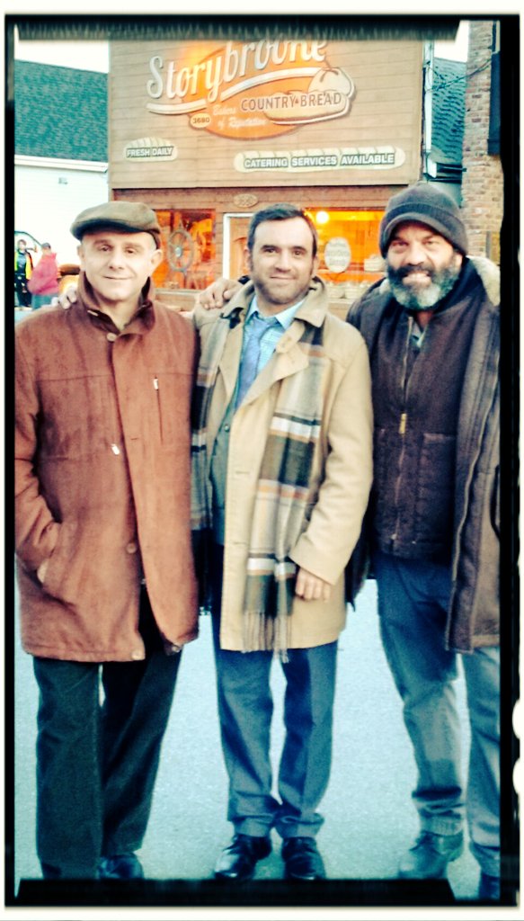 gabekhouth's tweet photo. Thx #Oncers for putting the whistle in our work...on sunny days &amp; wet nights!!!  The cast of #OnceUponATime digs U!! https://t.co/sVBa3l6zO6