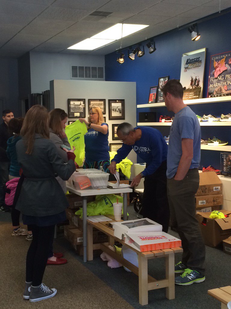 TherapyWorksKS's tweet photo. Fast and friendly @KShalfmarathon packet pickup @AdAstraRunning #lawrenceks #lfk #running #proudsponsor https://t.co/FmuSn0Qpbt