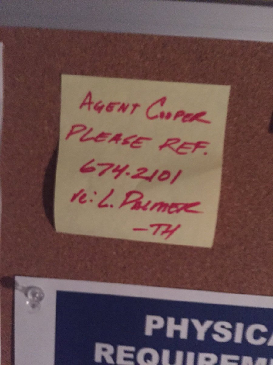sleepywriters's tweet photo. Okay actually one cooler set detail from SleepyFBI. A #secretcrossover? #SleepyHollow #HollowBones #Bones #TwinPeaks https://t.co/UlSGJofCpM