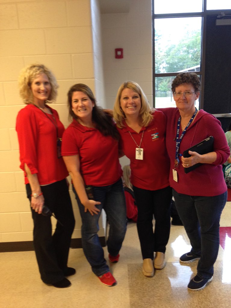 Ivers1127's tweet photo. Red Ribbon Week #clarkcreekSTEM https://t.co/3aUArKjF0e