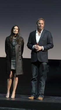 NotAnAverageDoc's tweet image. It’s neither #SS or #MCM, but somehow @SurvivedTheFire and I keep ending up at the same events.