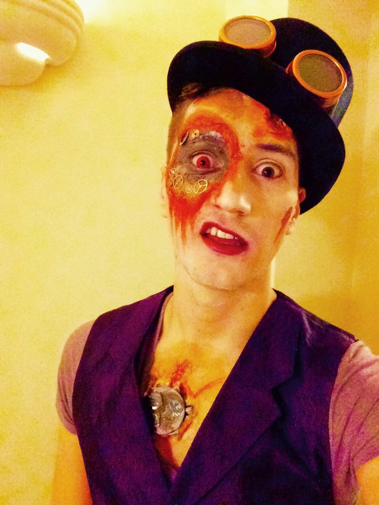 Time-travelling Steampunk Cyborg! 

For Liz's Doo tonight :) 

#timetravel  #SteamPunk #facepaint  #Halloween