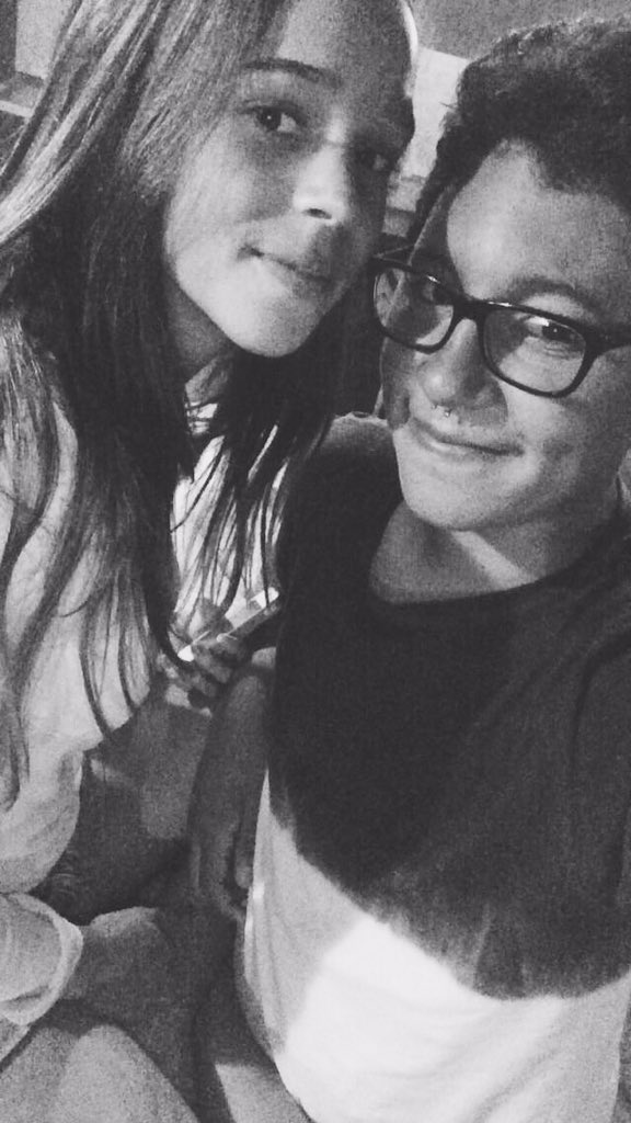 gabeswiftt's tweet photo. parabéns meu amorrrr, toda felicidade do mundo p vc, eu te amo muito ❤️💥🎊 #18ton https://t.co/hXRp3XBWdP