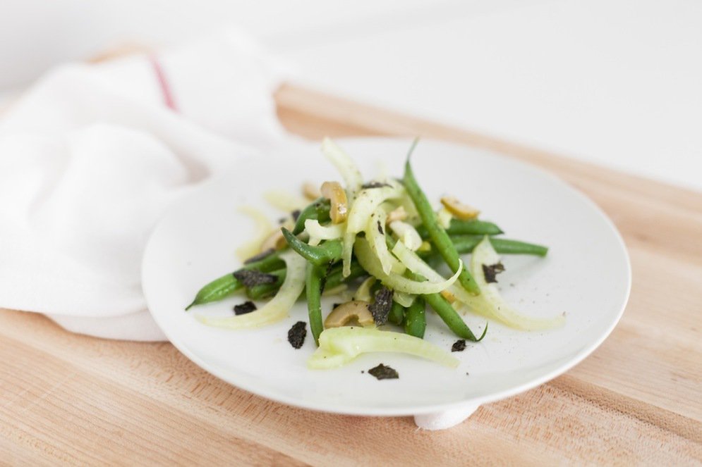 This light and easy green bean salad will have your kids craving veggies: washingtonian.com/blogs/wellbein…