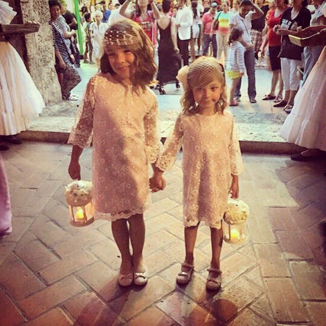 LeonorNoviasCol's tweet photo. Pajecitas @leonorcorreanovias #novias #vestidodenovia #atelierbackstage #weddingdress https://t.co/6xn6uNwwGA