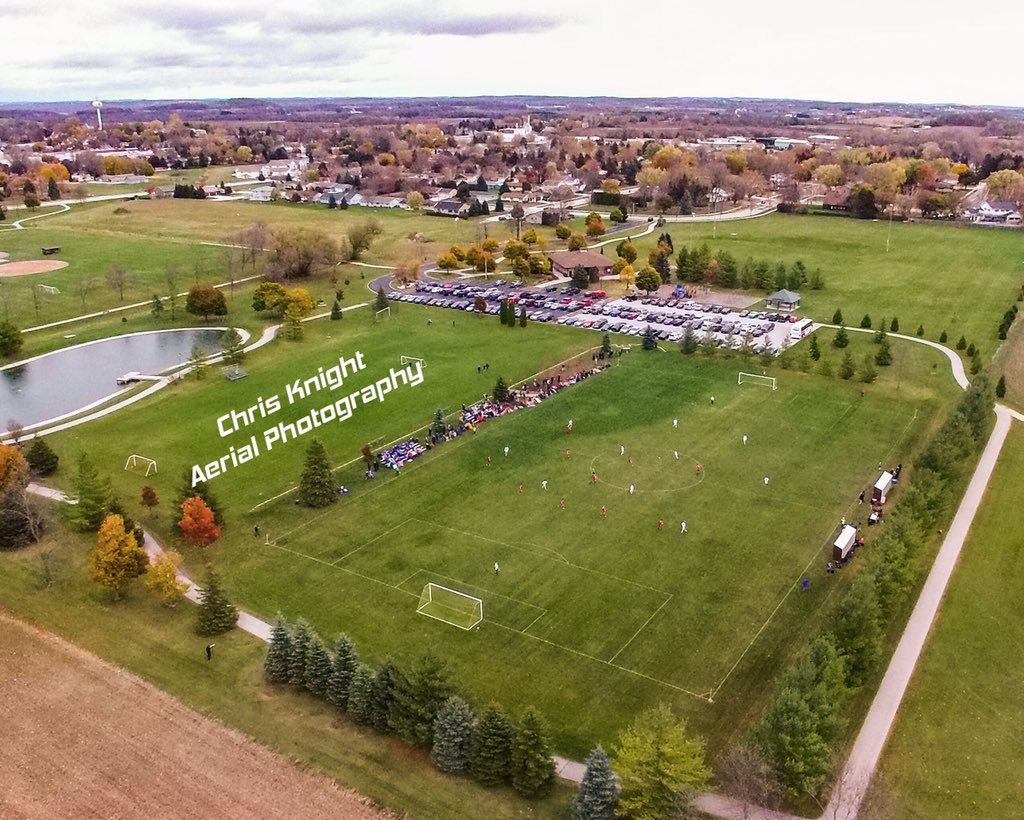 NDATritonSoccer's tweet photo. NDA Tritons lead New Holstein 1-0 at the half. https://t.co/nbTx3FvMbg