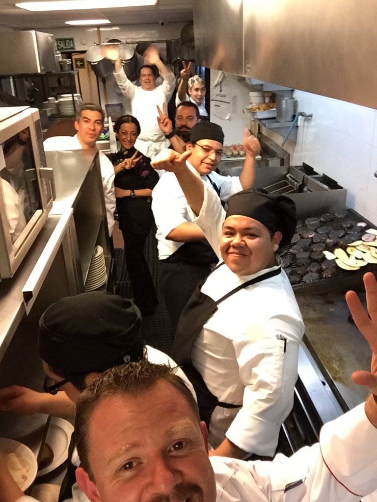 Que bien nos la pasamos anoche!!! Abrazos!😃😃