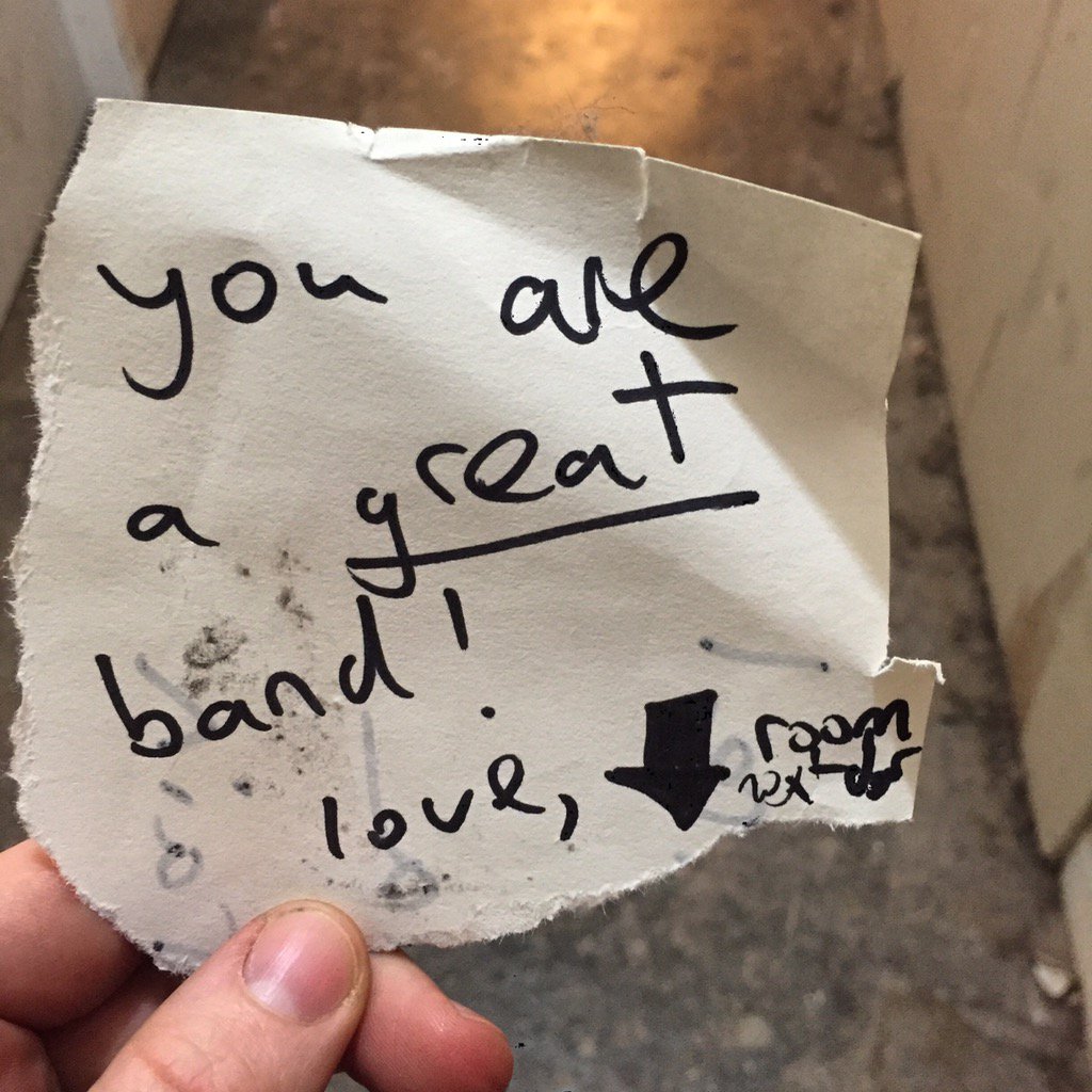 wintermitts's tweet photo. Well thank you neighbour! https://t.co/FFgg7Q5fDZ