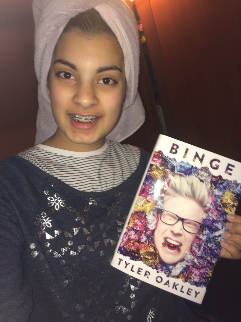 XplicitRogers's tweet photo. AHHHH I FINALLY GOT NOTICED BY THE QUEEN TYLER I LOVE YOU LOADS @tyleroakley #BINGEBOOK #BingeToNumber1 happy gal! https://t.co/ekZI3H5FmP