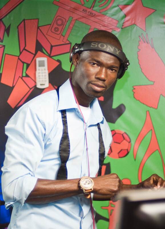 Y1079FM's tweet photo. #RoomServiceYFM last night of the week to vibe with @AgnesNtow & @djsnoop107...enjoy https://t.co/mvnzdCYi1r