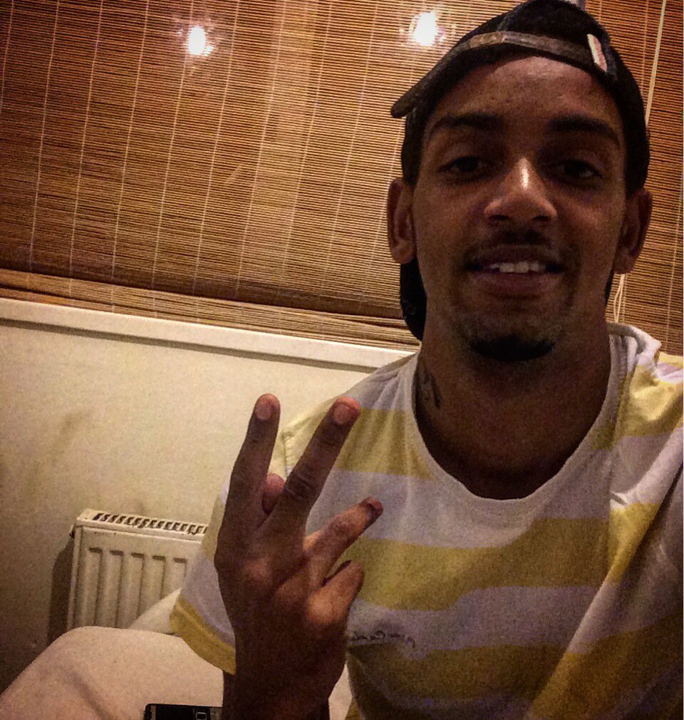 darealTrix's tweet photo. Tryna save fivers 2 y I'm rough bitch opps lookin 4 me tough shit #GM https://t.co/2KFeGmIiwU