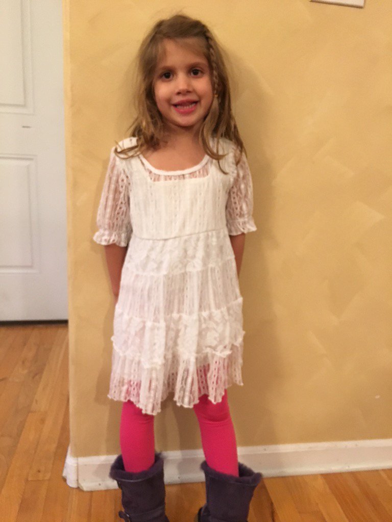NickyT_BG's tweet photo. Going to see @LukeBryanOnline my 1st concert #unitedcenter #killthelights #datewithdaddy #us99.5 #countrydress https://t.co/wvJ4XlVURs