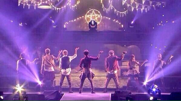 AAA91254228's tweet photo. [AAAテレビ情報]
11/19  19:00~
「ベストヒット歌謡祭2015」

AAAの出演が決定いたしました✨

#AAA好きな人RT https://t.co/lUVclrCyOw