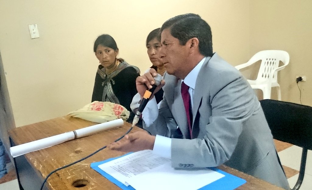 PabloJuradoEC's tweet photo. Reunión en comunidad #Perugachi #Otavalo hablando sobre obra de vialidad que se realizará en varias etapas en 2016 https://t.co/gg2nGOWjM7