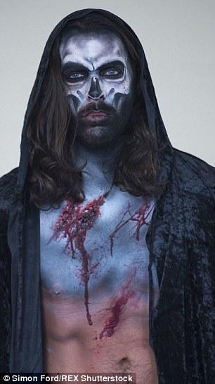 Towettes_'s tweet photo. @P_Wicks01 filming for towie day of the dead bash in London on Wednesday https://t.co/BztU6pzxZa
