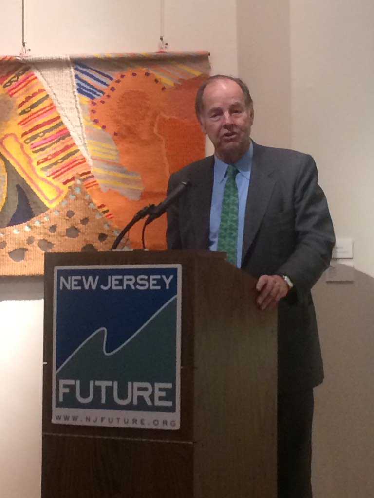 Gov Kean at NJ Future event honoring George Pruitt of Thomas Edison State College