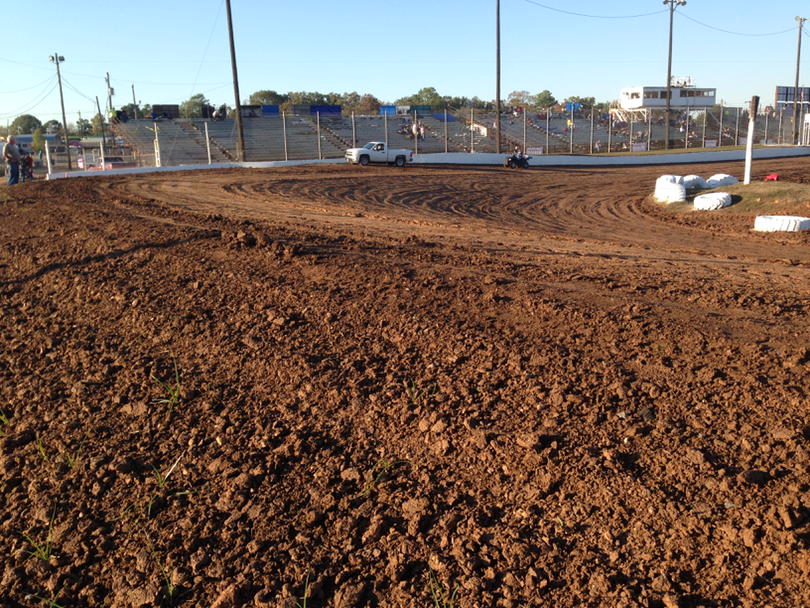 Turn 1 banking <a href="/I30_Speedway/">I30_Speedway</a> looking beautiful for tonite's action. Watch it unfold LIVE on thecushion.com