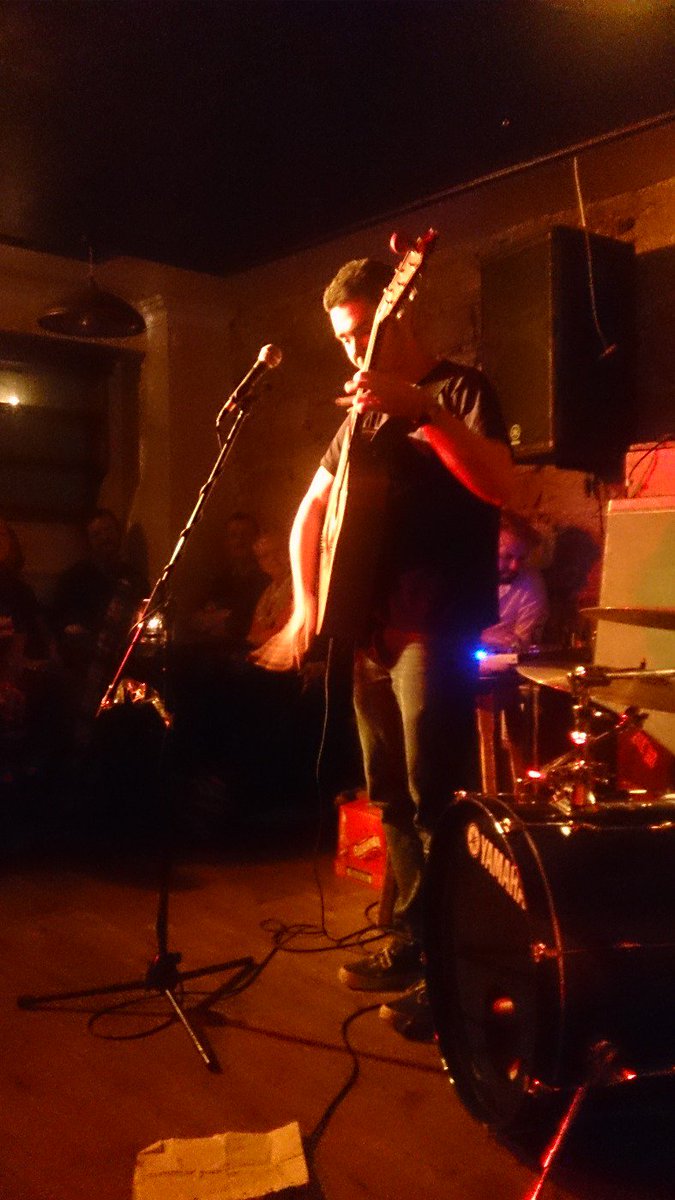 OpenMicRoisin's tweet photo. @DNIALLMURPHY is playing at dubh me do in the @roisindubhpub tonight. #shermerillinois https://t.co/MT6ttjTFls