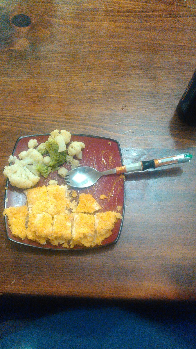 ian_zink's tweet photo. Dinner with my #sonicspork  thanks to @lootcrate https://t.co/AogTrn6Zyf