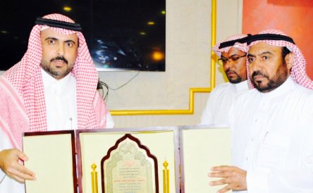 SoltanAltmimi's tweet photo. مايقدمه د.الثويني تجاه تعليم حائل يستحق الشكروالتقدير.
بالامس رعى تكريم أ.عبدالله الشايع بعد ان قضى ٤٠ عام بالتعليم. https://t.co/eccWz5yuVN