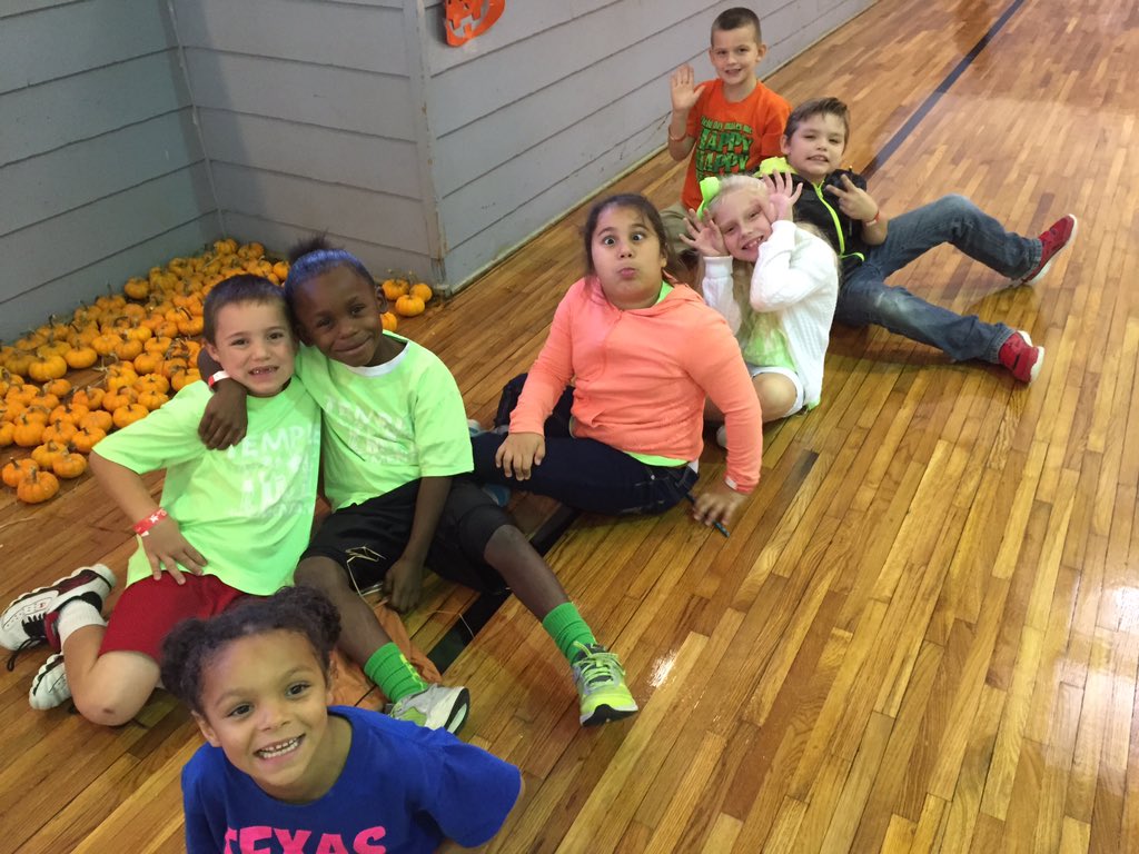 MichielleMorris's tweet photo. Pumpkin patch @ElemJacks #eljacks https://t.co/eKL3s4o5ZS
