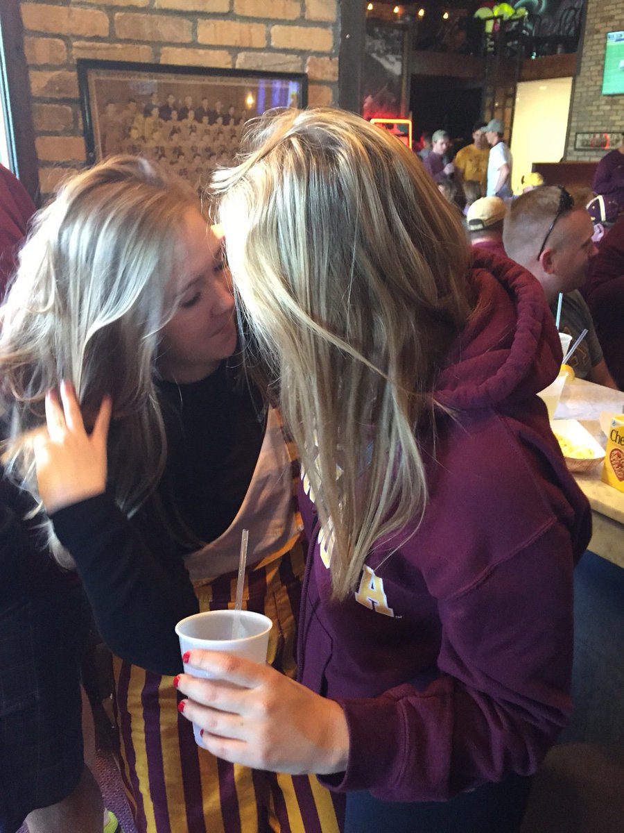 102lovin's tweet photo. Magic of Gopher gameday #tbt #RoommieLovin #CountMeIn #WhiskiesAndKisskies #102MuchFun #NoRoomForJesus #RememberWhen https://t.co/f905FMiWm6