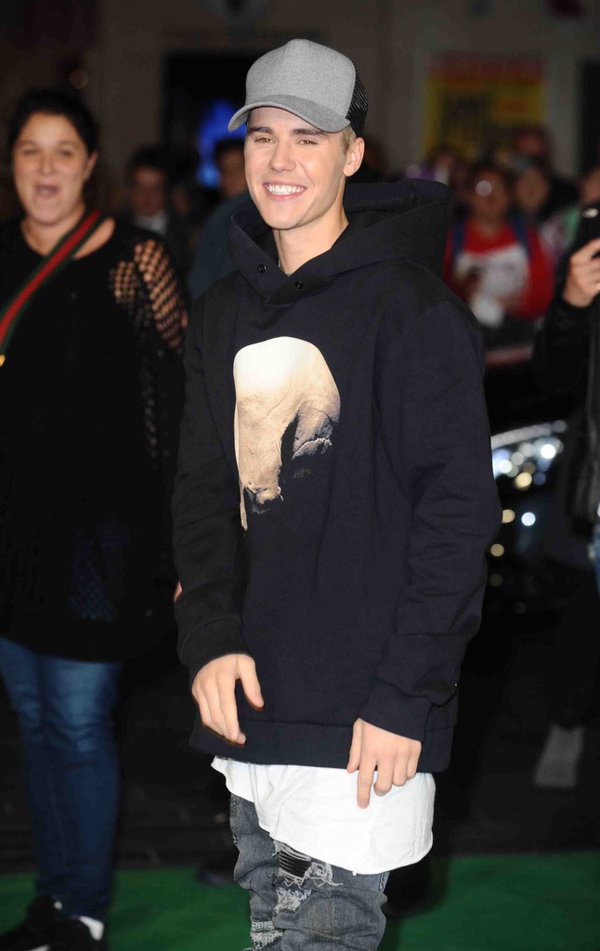 vulgomez's tweet image. esse homem, esse sorriso são uma das coisas mais importantes da minha vida, respeito gera respeito #RespectForJustin