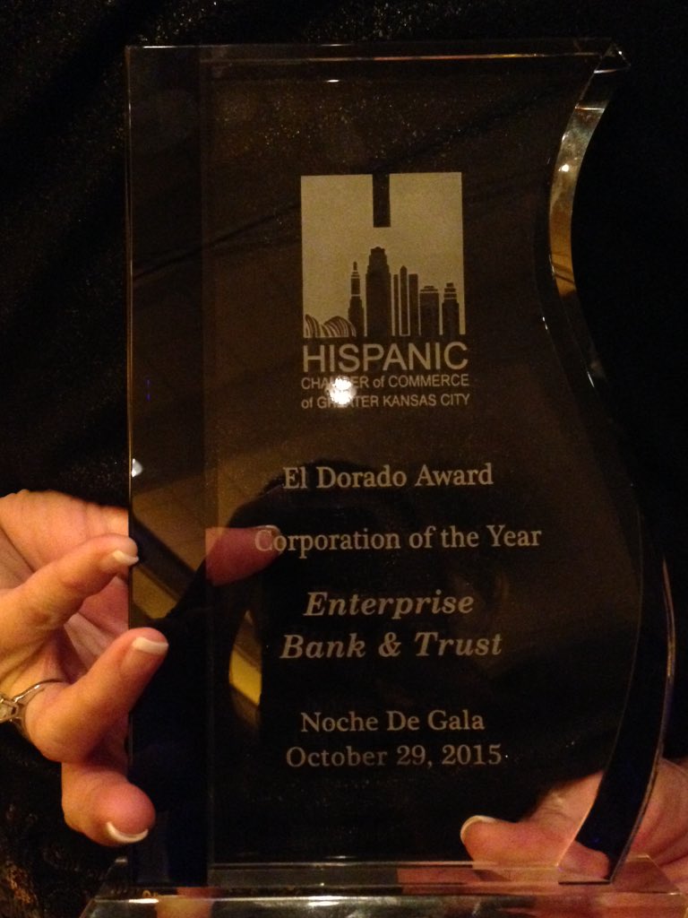 UrquillaMario's tweet photo. @EBT_KC it's official! @hccgkc Noche de Gala. https://t.co/qU3X75YvJs