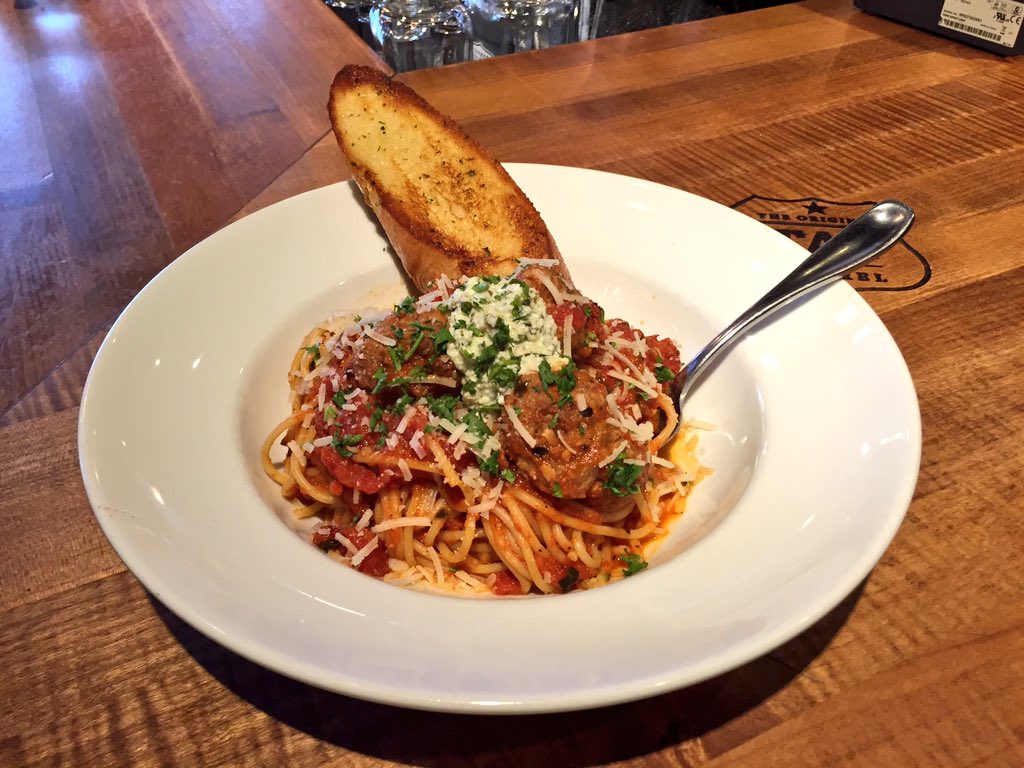 dgbars's tweet photo. Great @tapandbarrel #TAPtestkitchen #TAPfoodie tasting #tenderloin #peppercorn #butterchicken #tunatataki #spaghetti https://t.co/aXQD1P9n61