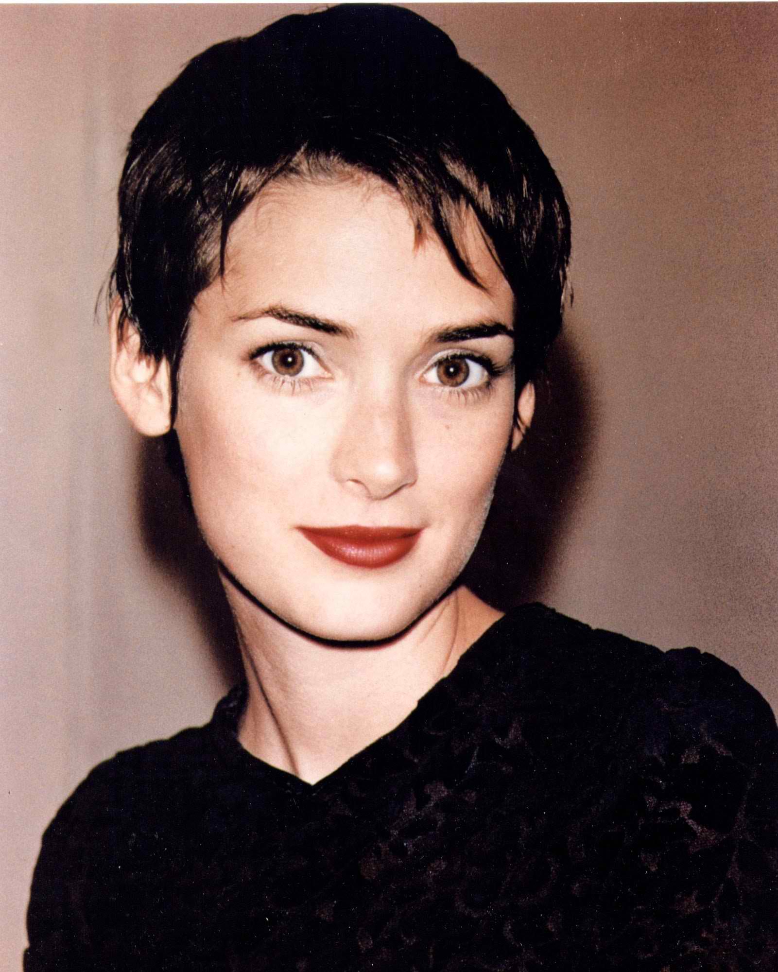 Happy Birthday Winona Ryder!! Thank you for your amazing performance in \"Girl, Interrupted\", my favorite movie! 