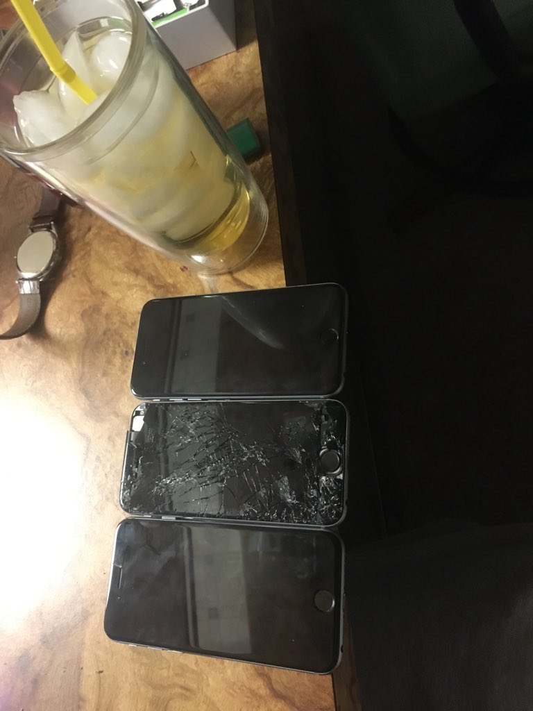 powerRager_'s tweet photo. In the kitchen whippin up some iPhones! #iCrack https://t.co/ItMsdOcsIz