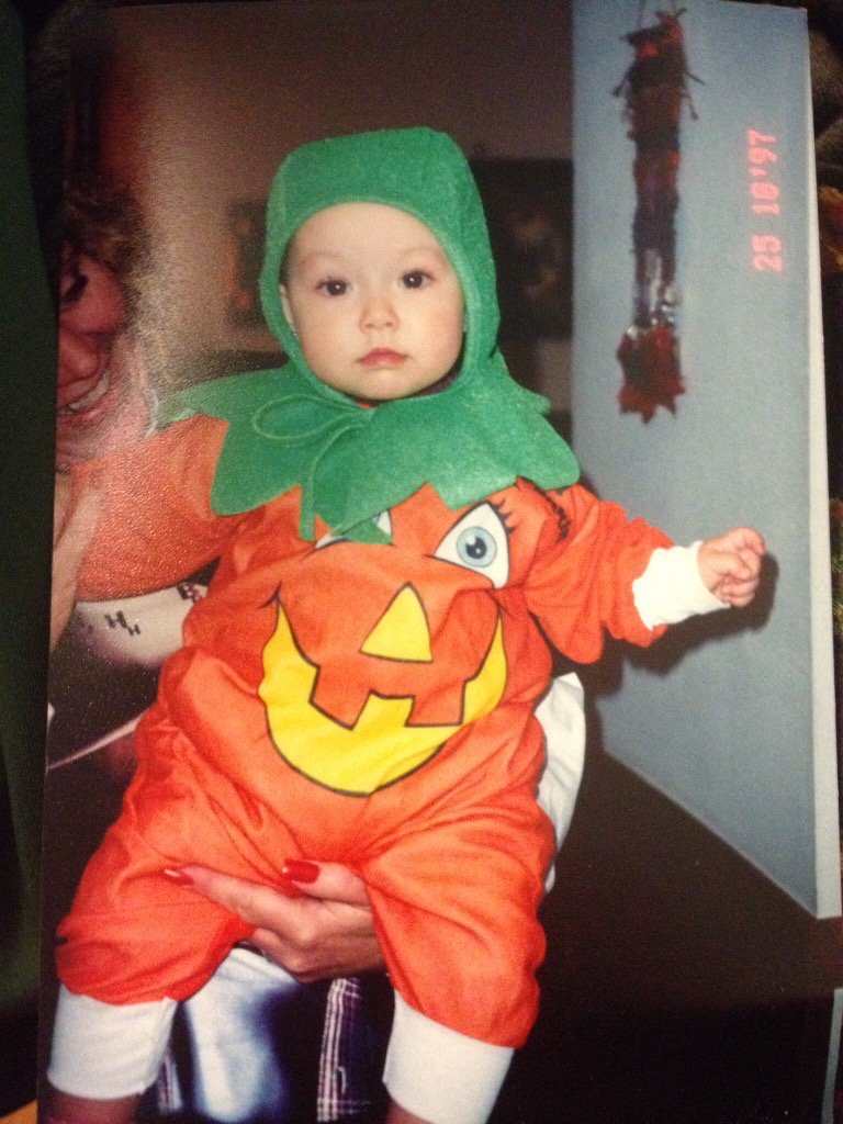 Emsilyy44's tweet photo. Because Halloween is this weekend and I was spooky af ๐โบ๏ธ #TBT #Cheeks4Days #Spooky https://t.co/XeYuVnjlKh