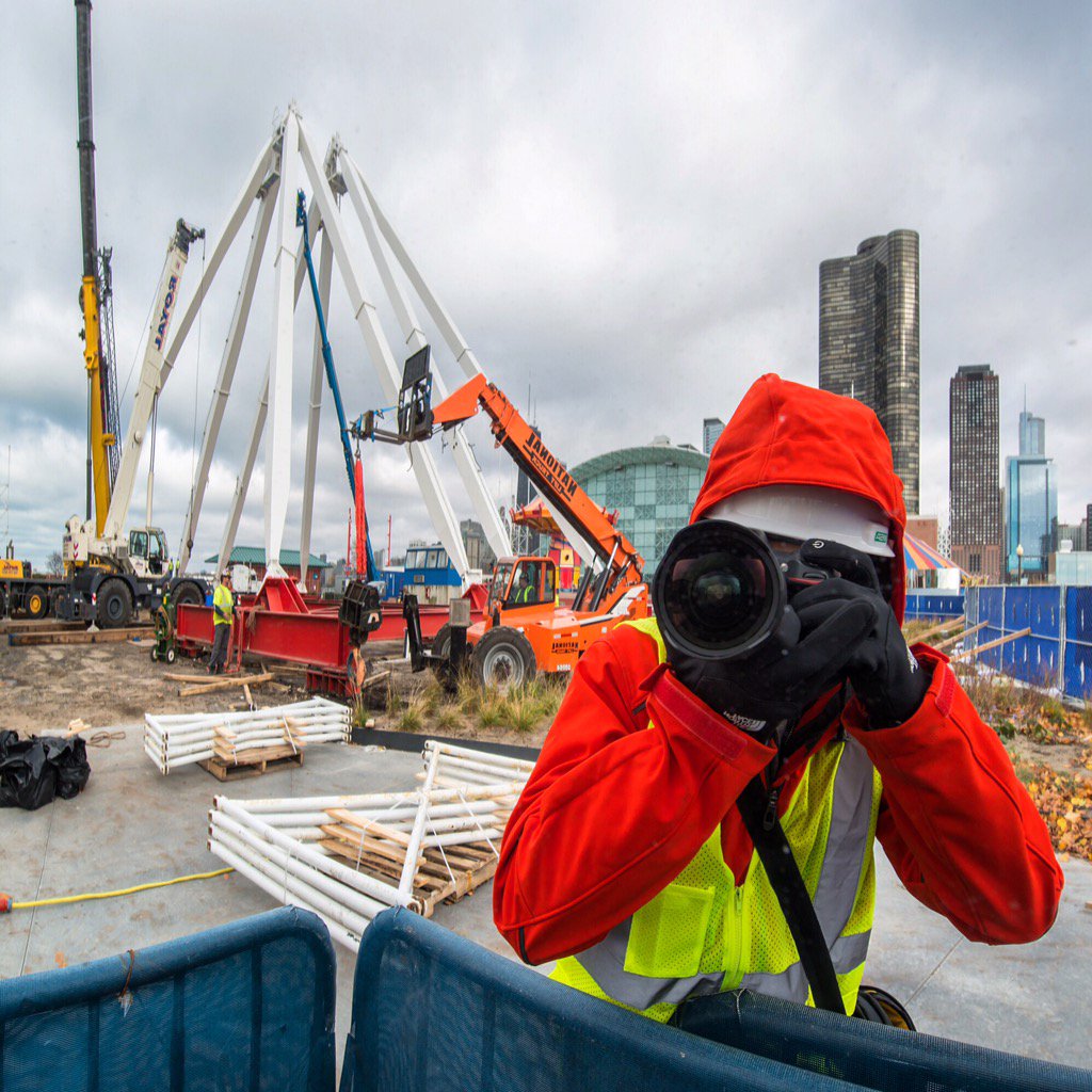 ChiPhotoGuy's tweet photo. Caught my reflection at the job site today #FerrWell https://t.co/ygTl5FYuaS