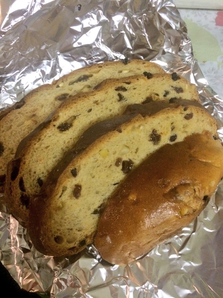 caramcdermott's tweet photo. @David_Lovett69 @ShaneSmith83 @johnmcdermottub Dad & myself acquired some of your delicious Brack #stealthoperation https://t.co/rpEsRyro6V
