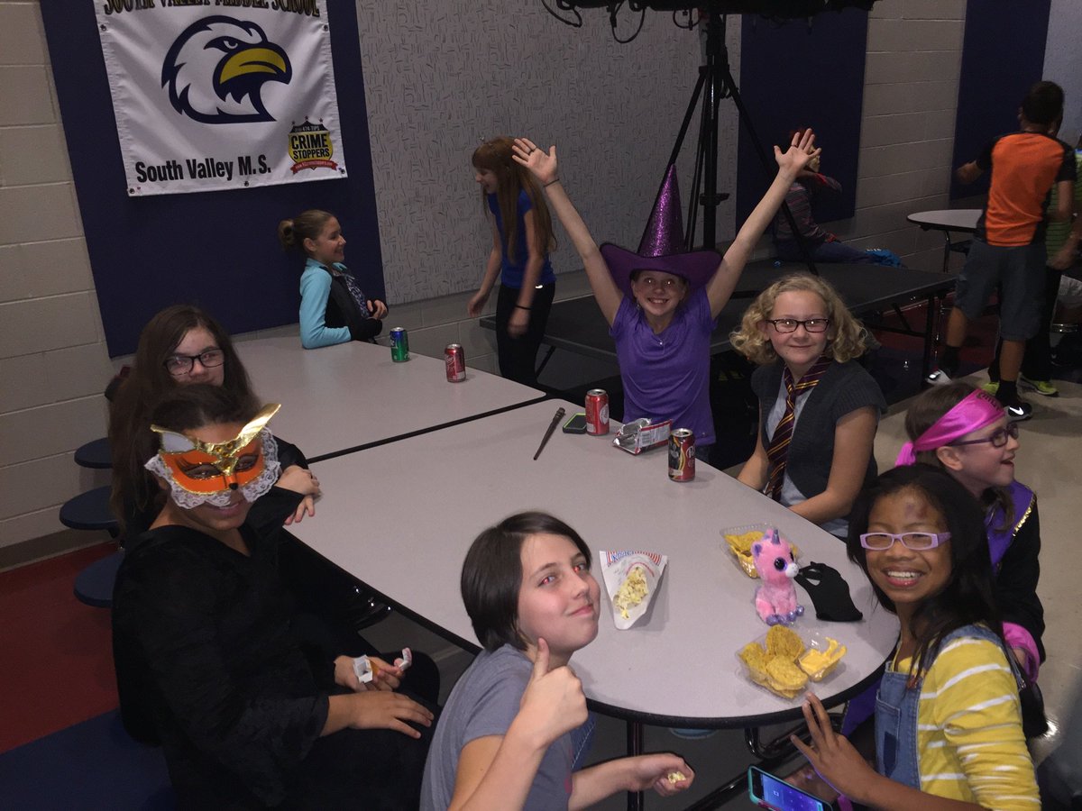 SVMSSTUCO's tweet photo. SVMS Stuco Fall Mixer Fun! https://t.co/xIB5MIF7e0
