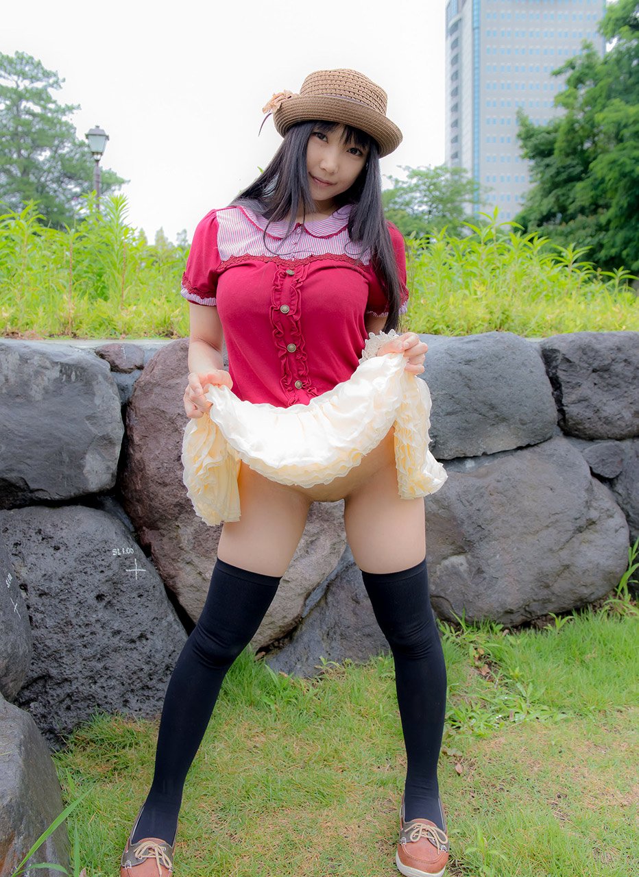 画像越前屋 on X: コスプレイヤー『レンフリード』 野外露出でパイパンマ○コくぱぁ♪ #エロ画像 t.coDPdPGWdVFs  t.cog3Ag0Fq6ai  X