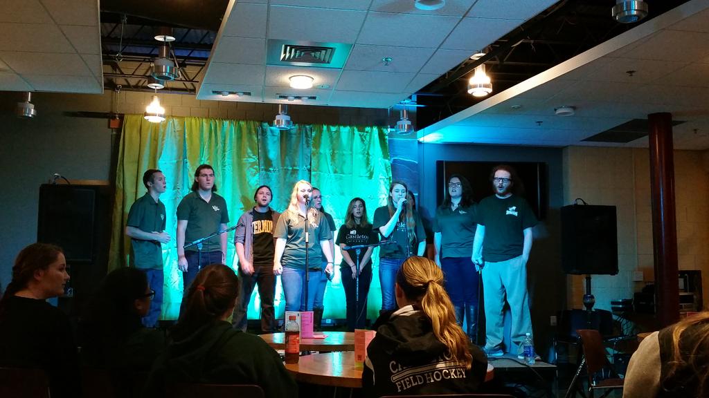 CastletonCab's tweet image. I&apos;m getting chills #amazing Open Mic Night @ Fireside! Now 🎵🎤🎸